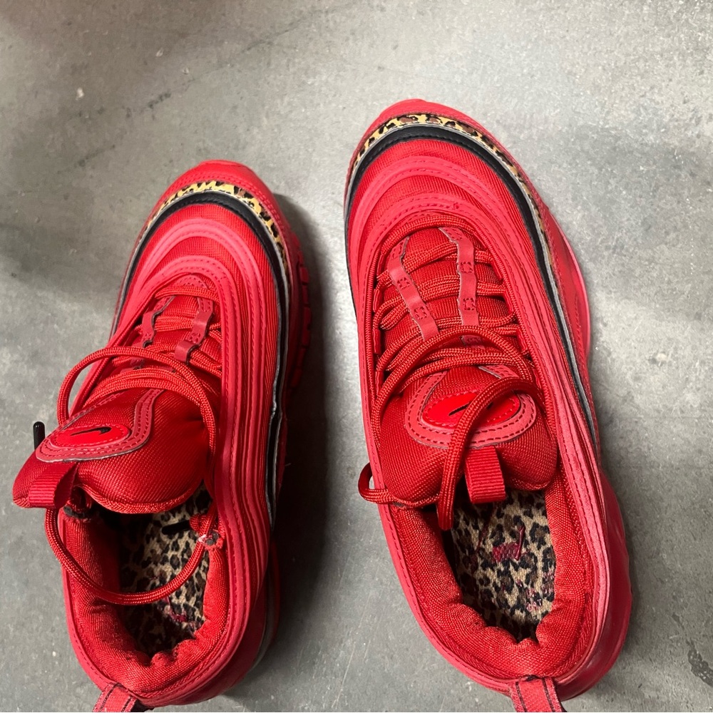 Nike airmax varsity red with cheetah lining 2019 size 6.5 womans